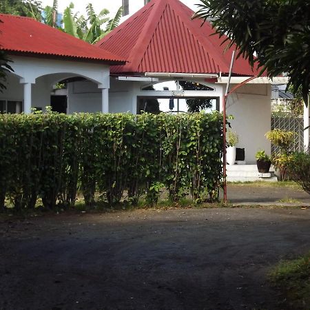 Hotel La Grillade Moroni Buitenkant foto