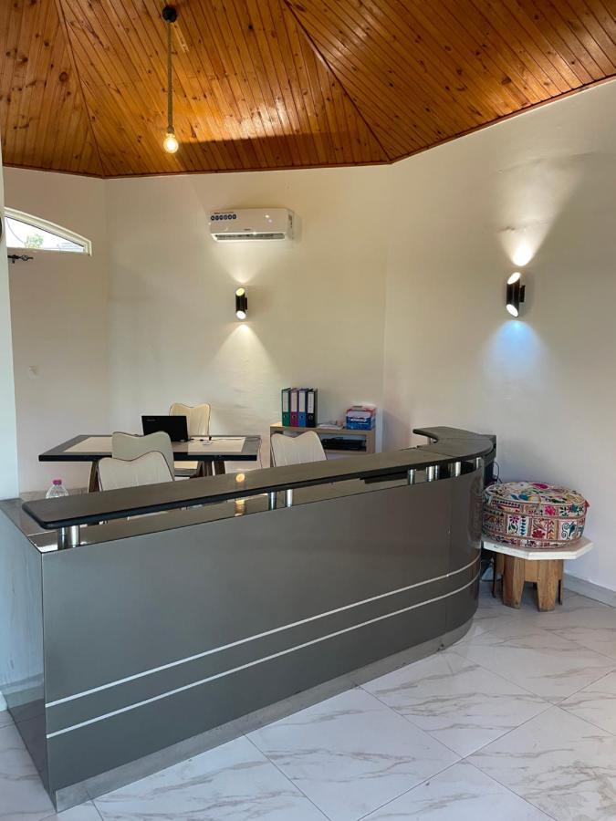 Hotel La Grillade Moroni Buitenkant foto