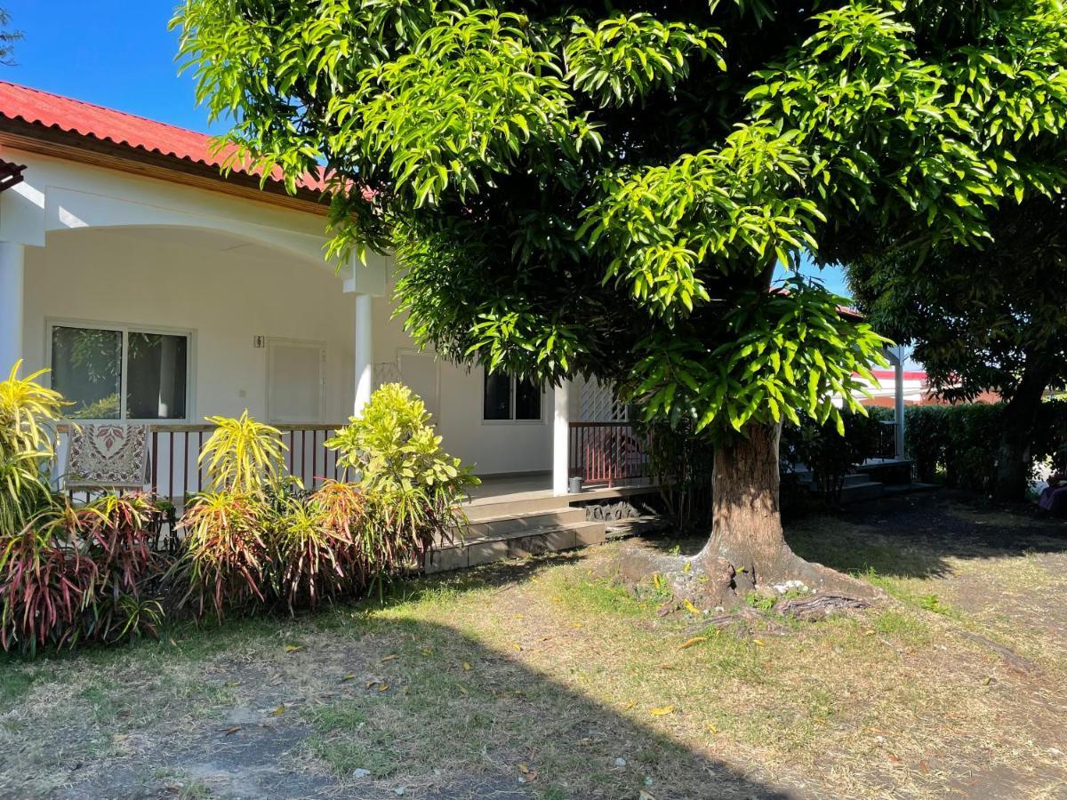 Hotel La Grillade Moroni Buitenkant foto