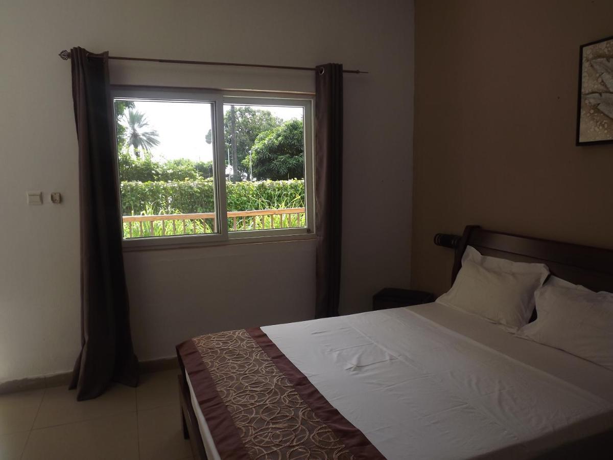 Hotel La Grillade Moroni Buitenkant foto