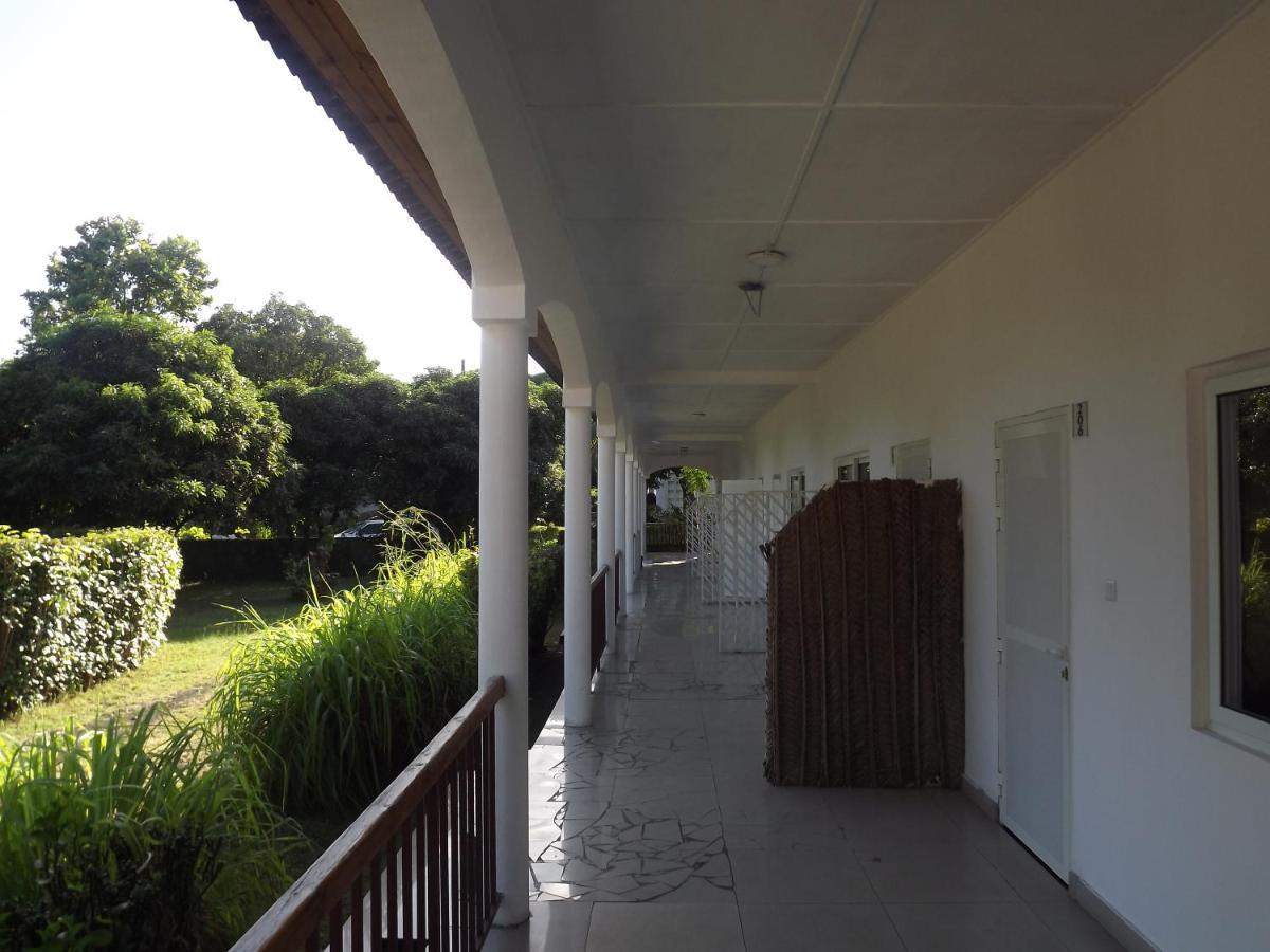 Hotel La Grillade Moroni Buitenkant foto