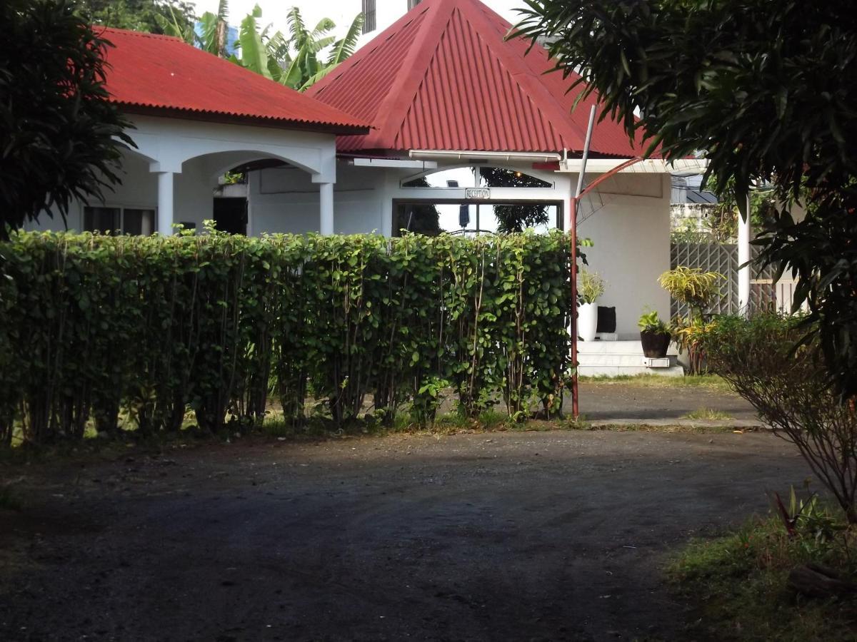 Hotel La Grillade Moroni Buitenkant foto
