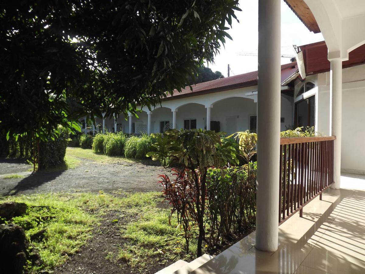 Hotel La Grillade Moroni Buitenkant foto
